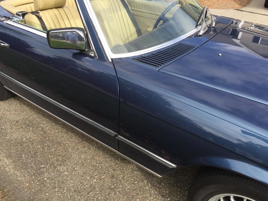 Детали экстерьера Mercedes-Benz 280 SL (R107) 1983 года  (EU) (фото 40 из 120)